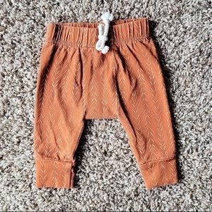 Sova Burnt Orange Arrow Print Joggers Size 0-3 Months